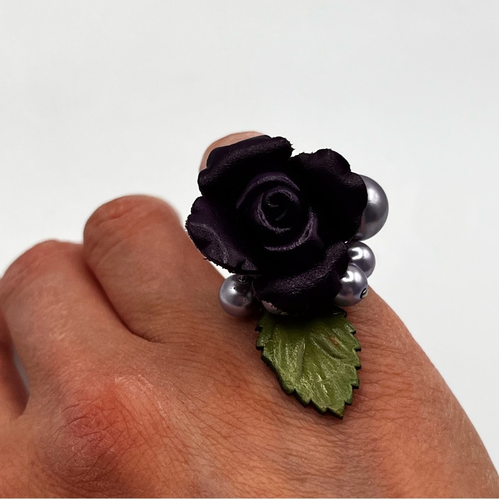 **NEW** LEATHER ROSE ADJUSTABLE RING - Picture 7 of 11